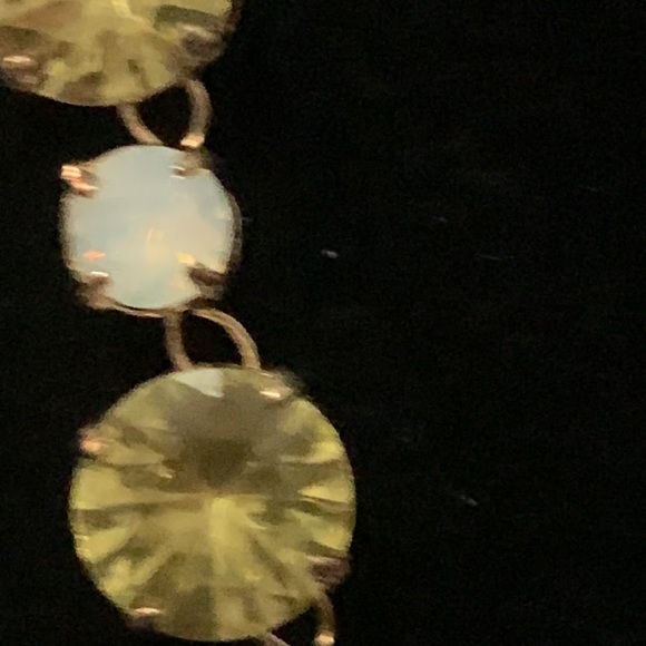 COPY - Grazaino Necklace Set With Glass Crystals in a Gold-tone Setting - Picture 8 of 11